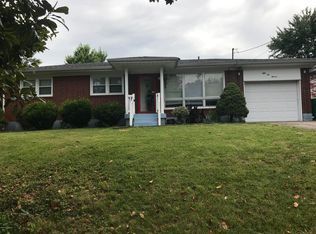 5611 Whispering Hills Blvd, Louisville, KY 40219
