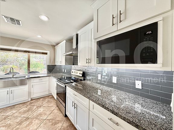 5th image of 535 W Sweetwater Ave