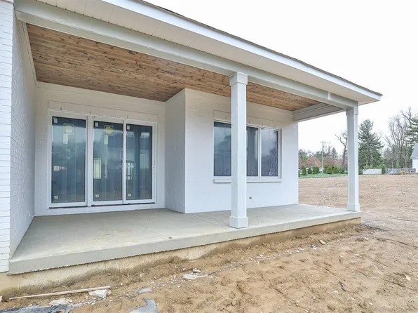 10304 Montgomery Rd, Cincinnati, OH 45242