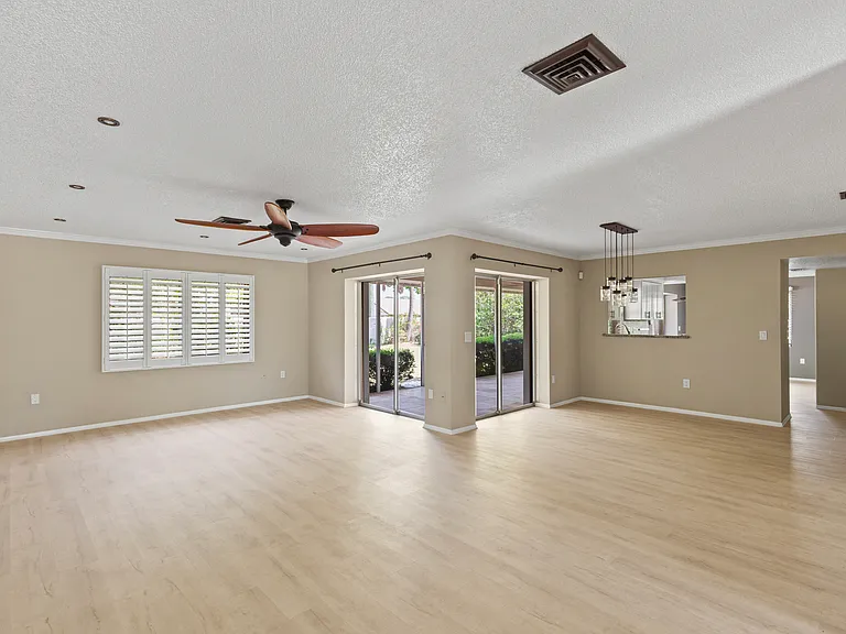 8127 Timber Lake Ln — Photo 17