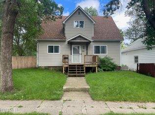 216 2nd St NE, Watertown, SD 57201