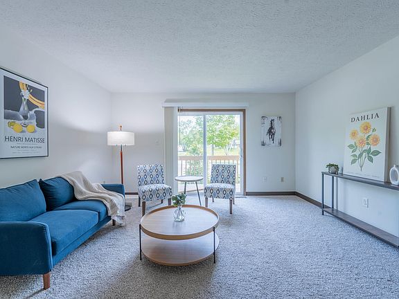 2nd image of 598 E Graham Pl