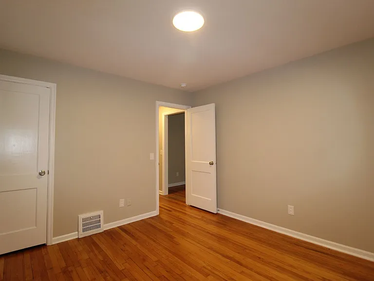 5314 Linden St — Photo 9