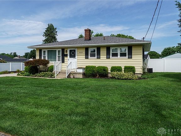 4th image of 3203 Raymond Dr