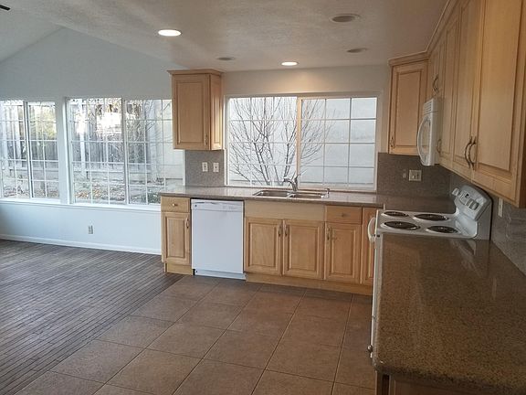 4th image of 6202 Meridian Ave