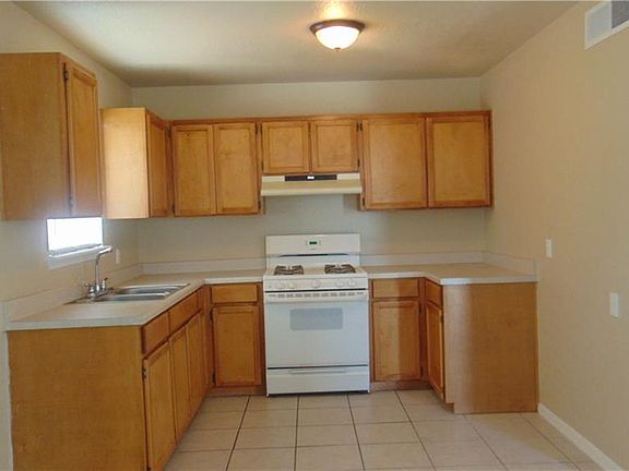 3rd image of 891 Agua Nieve Pl