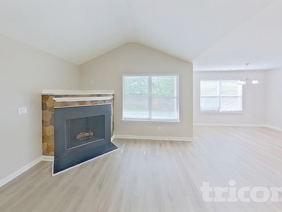 3rd image of 355 Meadow Vista Ln