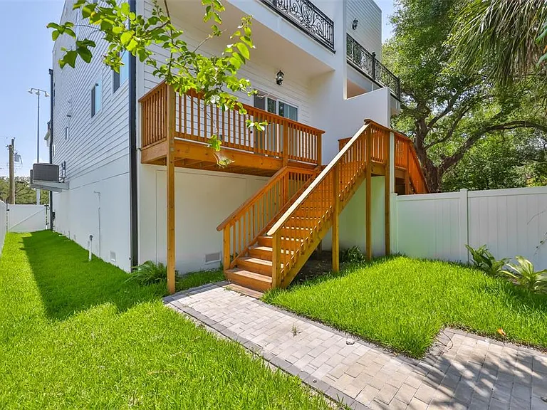 2816 Corrine St #2 — Photo 43