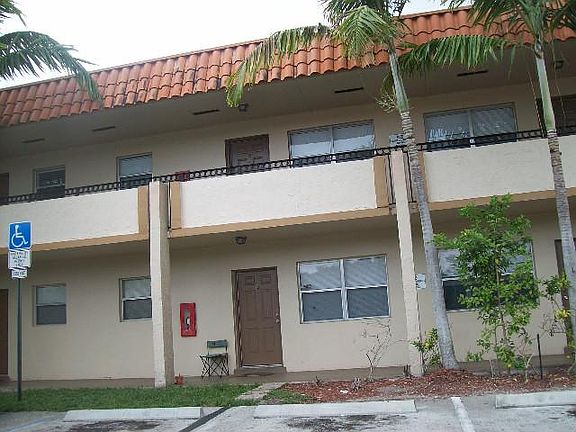 3rd image of 400 NW 65th Ave APT 212
