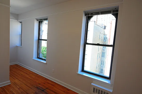 Rented by Metropolis Real Estate of Manhattan | media 33