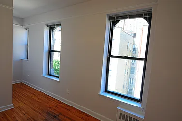 Rented by Metropolis Real Estate of Manhattan