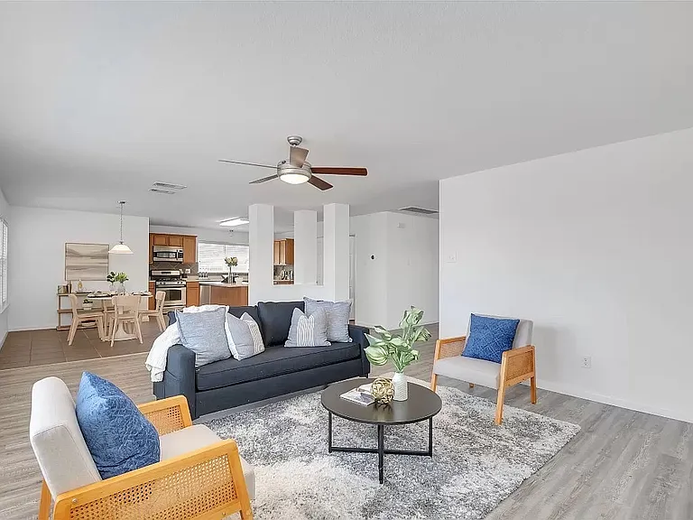 9308 Liberty Crossing Dr — Photo 2