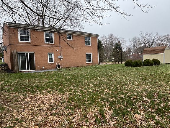 3rd image of 1378 Devon Dr NE