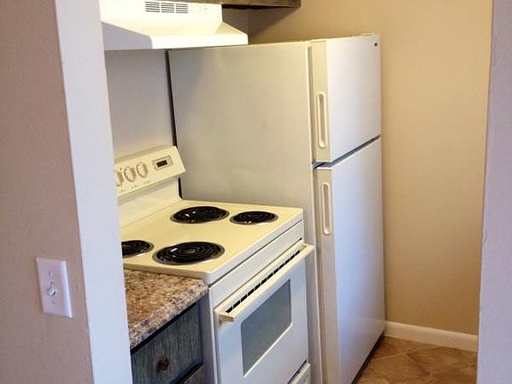 5th image of 2759 Powell Dr