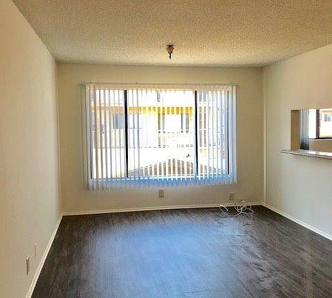 2nd image of 11702 Menlo Ave APT 05