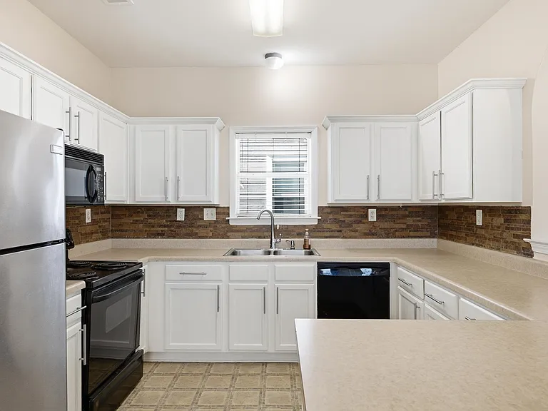 1277 Island Pl E — Photo 11