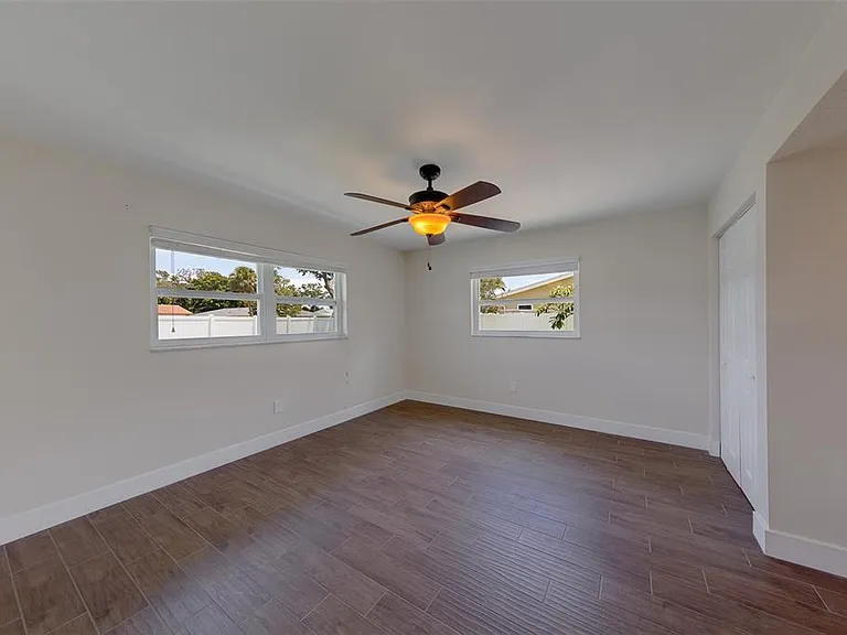 11602 Grove St — Photo 30