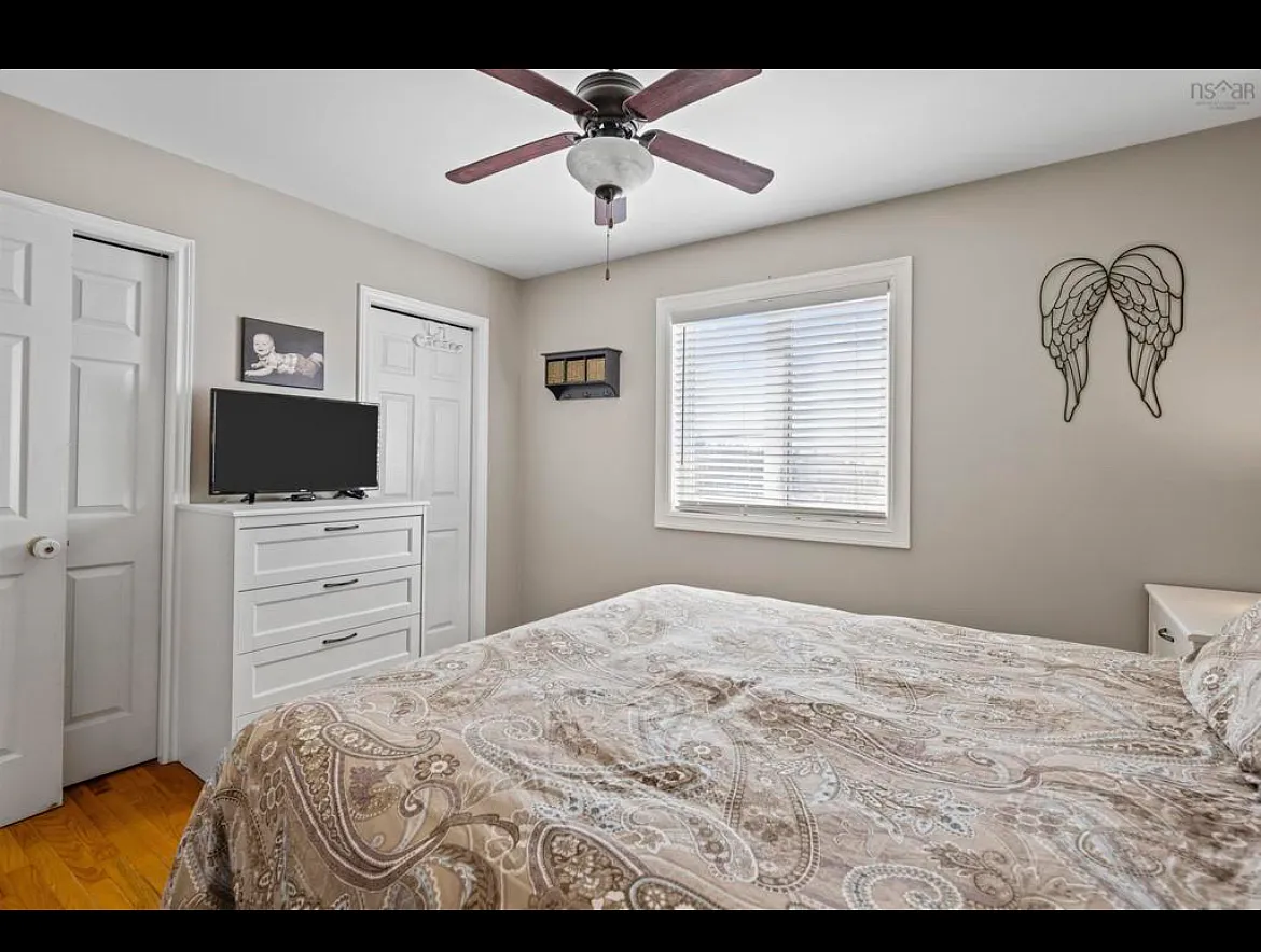 3 bed, 1500 sqft, $2,400 — Photo 4