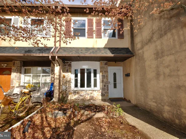 2209 Lisa Dr, Warrington, PA 18976