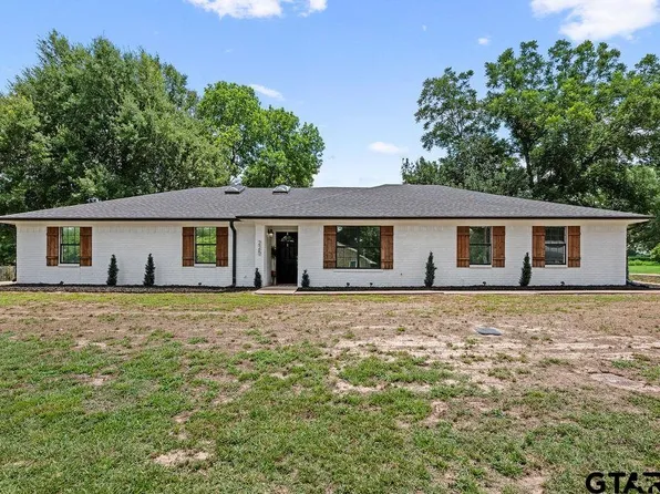 225 Francis Dr, Lindale, TX 75771