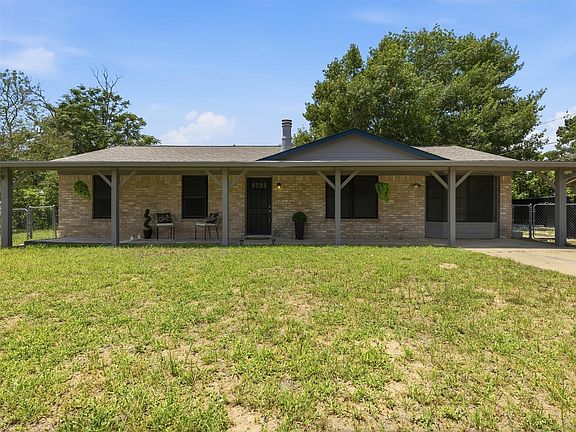 2nd image of 1037 Wilkes Cir