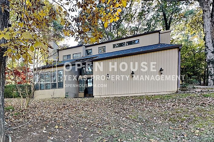1st image of 355 Elbe Dr