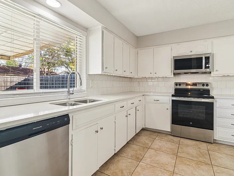 219 Running Brook Ln — Photo 17
