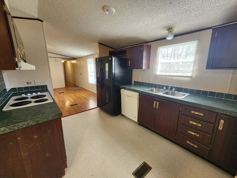 15 Wilma Ln — Photo 8