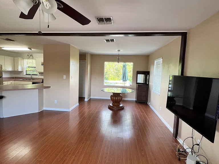 5480 Avenue B — Photo 9