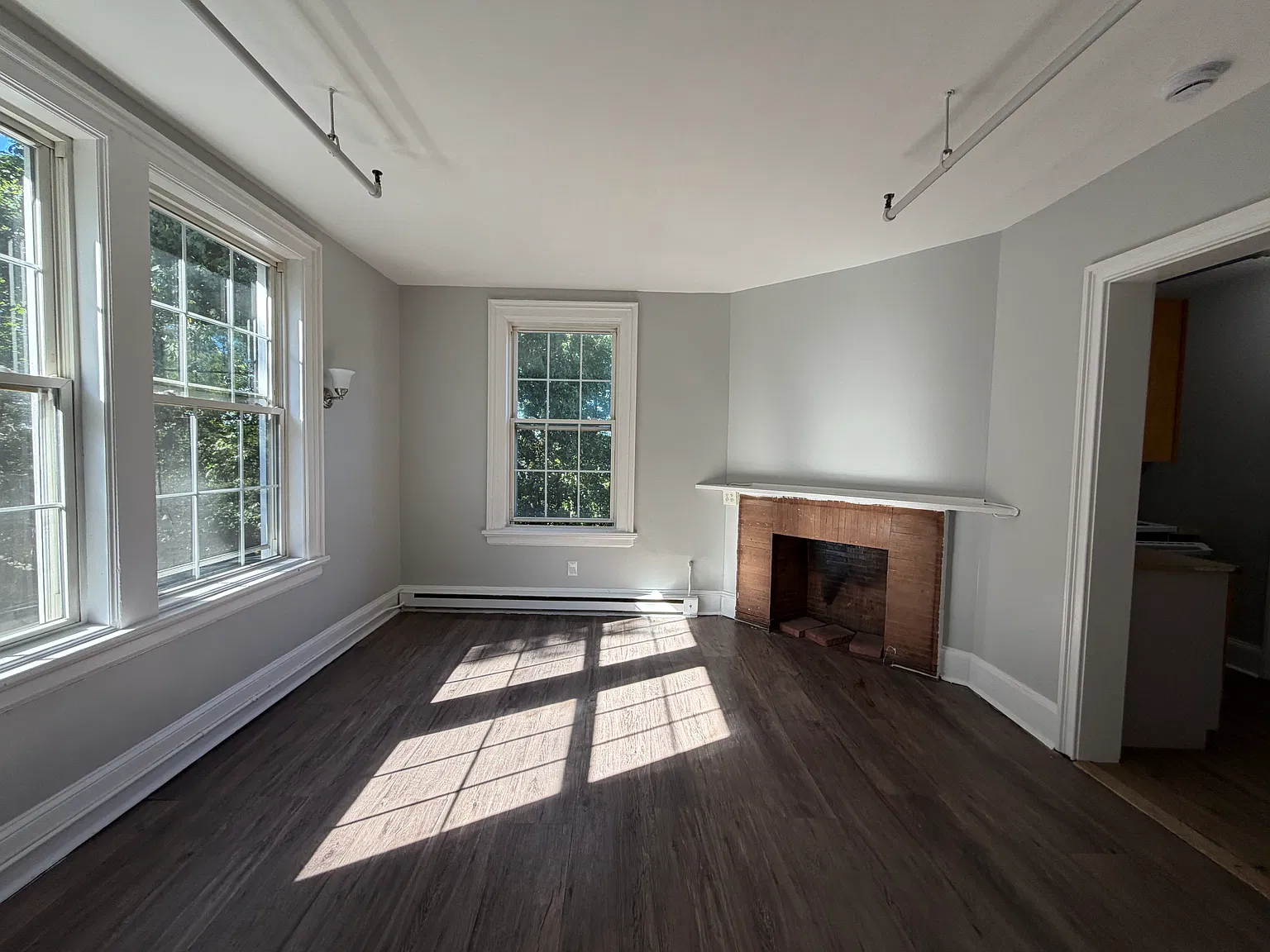 1 bed, $995 — Photo 2