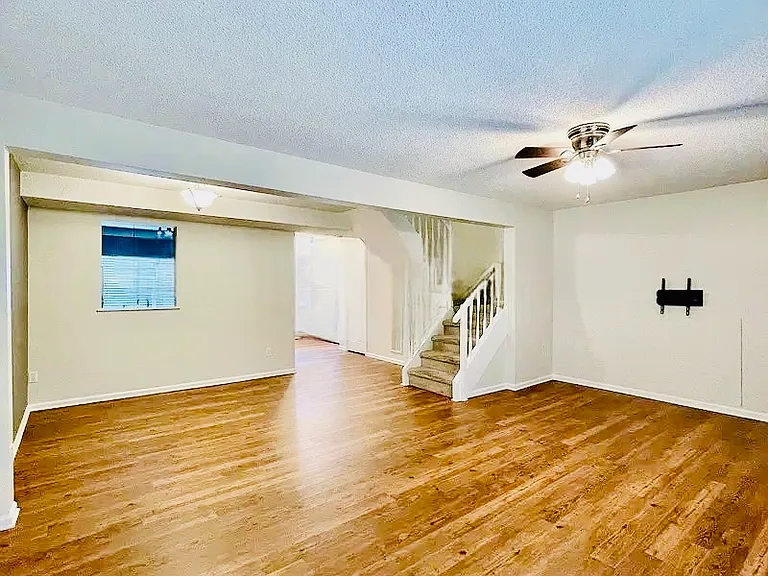 319 Riverwalk Cir — Photo 5
