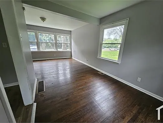 3522 E 9th Ave — Photo 8