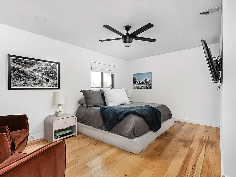 8704 Clarewood Dr — Photo 4
