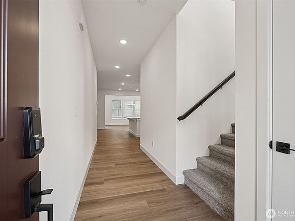 4th image of 2402 Barn Door Court #37
