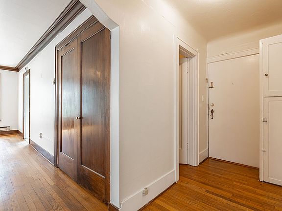 4th image of 510 Bellevue Ave E #1-204