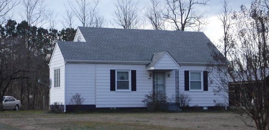 2nd image of 527 Sharon Rd