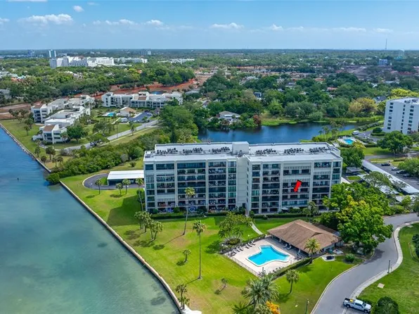 100 Oakmont Ln APT 402, Belleair, FL 33756