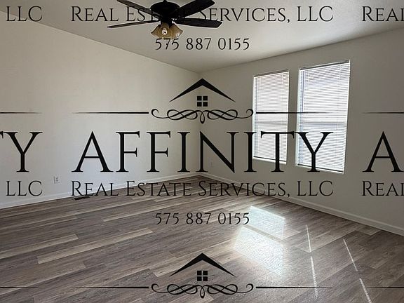 3rd image of 2206 Iris St