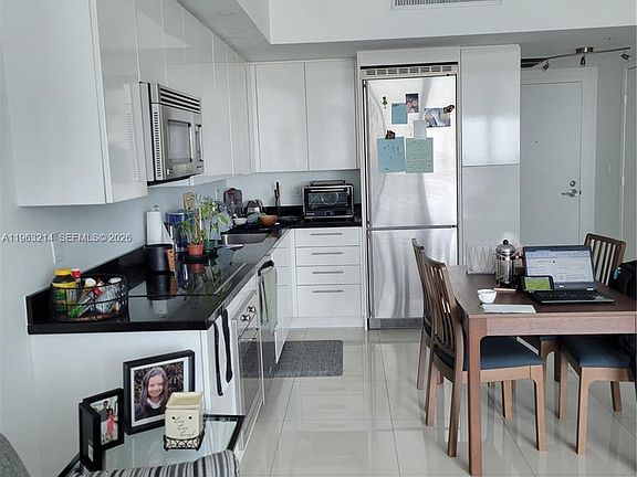4th image of 92 SW 3rd St APT 2107