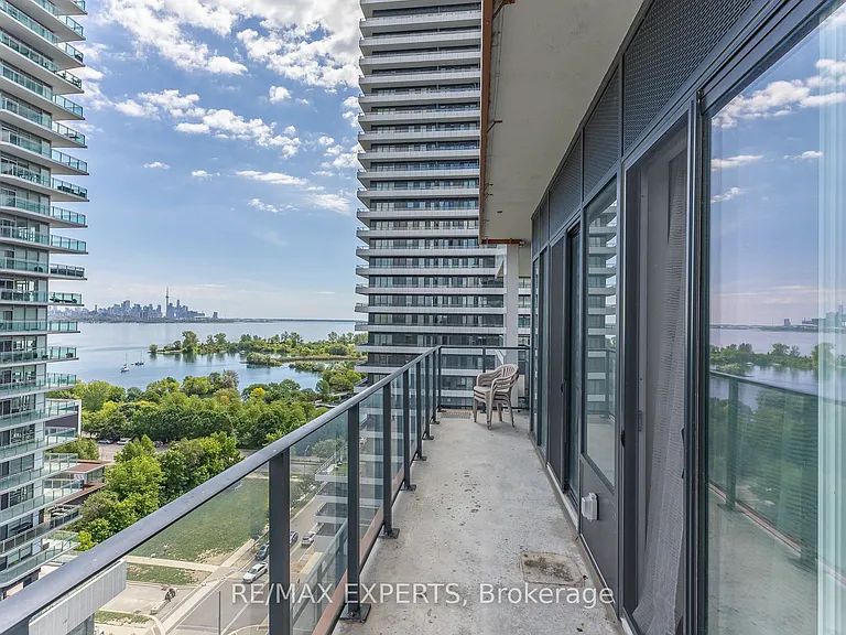 30 Shore Breeze Dr #1215 — Photo 10