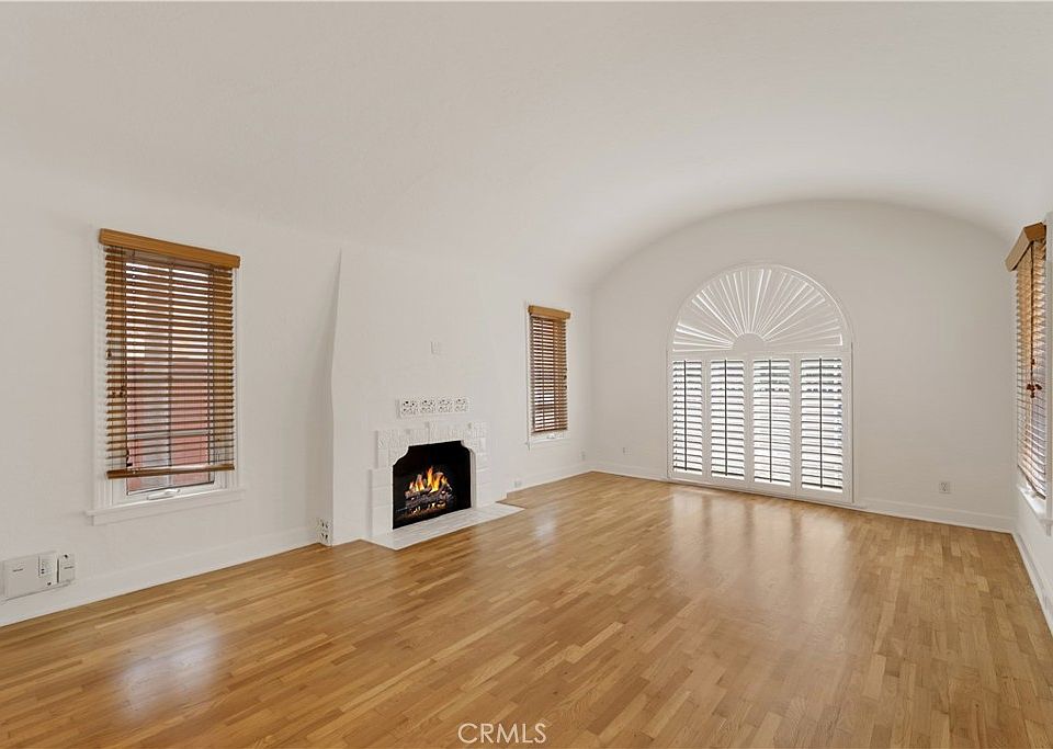 1st image of 1908 Loma Dr