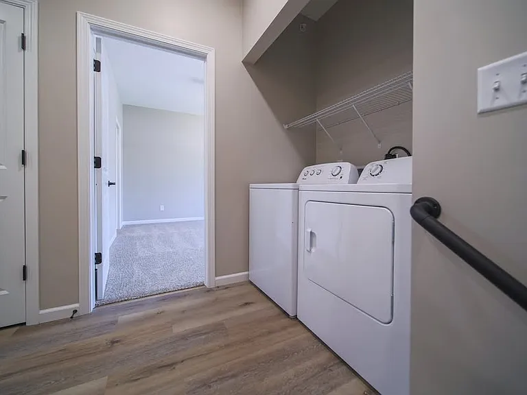 1210 Devils Glen Rd — Photo 30