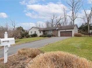 16 Mendolia Ct, Pearl River, NY 10965