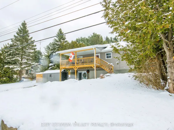 39090 Combermere Rd, Madawaska Valley, ON K0J 1L0