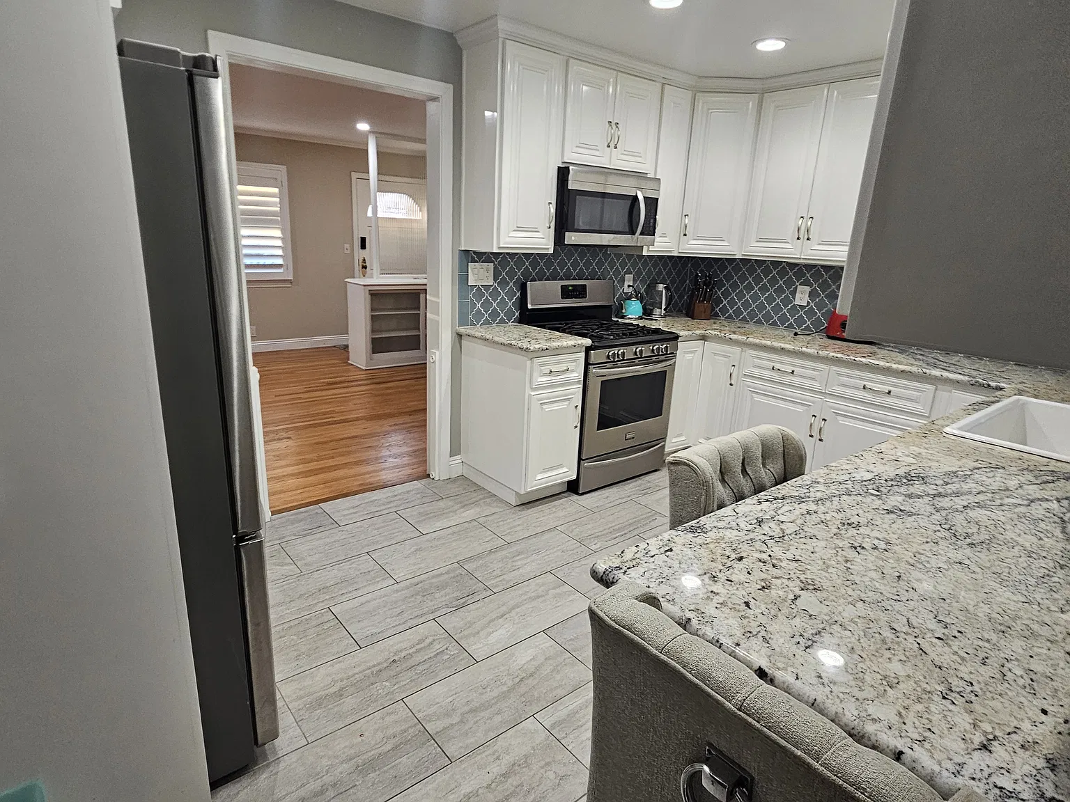 3642 Almeria St — Photo 2