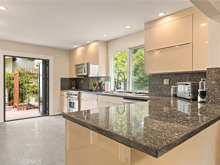 4007 Alta Mesa Studio Ctr — Photo 17