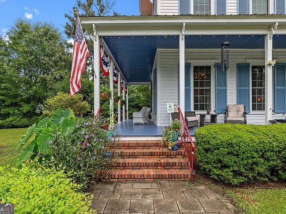 5th image of 513 Spring St
