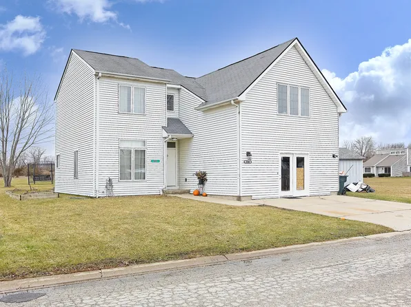 3700 Willow Crest Dr, Zion, IL 60099
