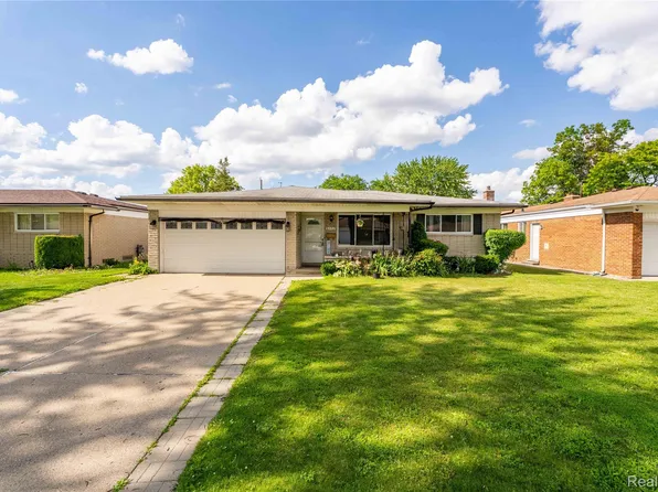3173 Hedge Dr, Sterling Heights, MI 48310