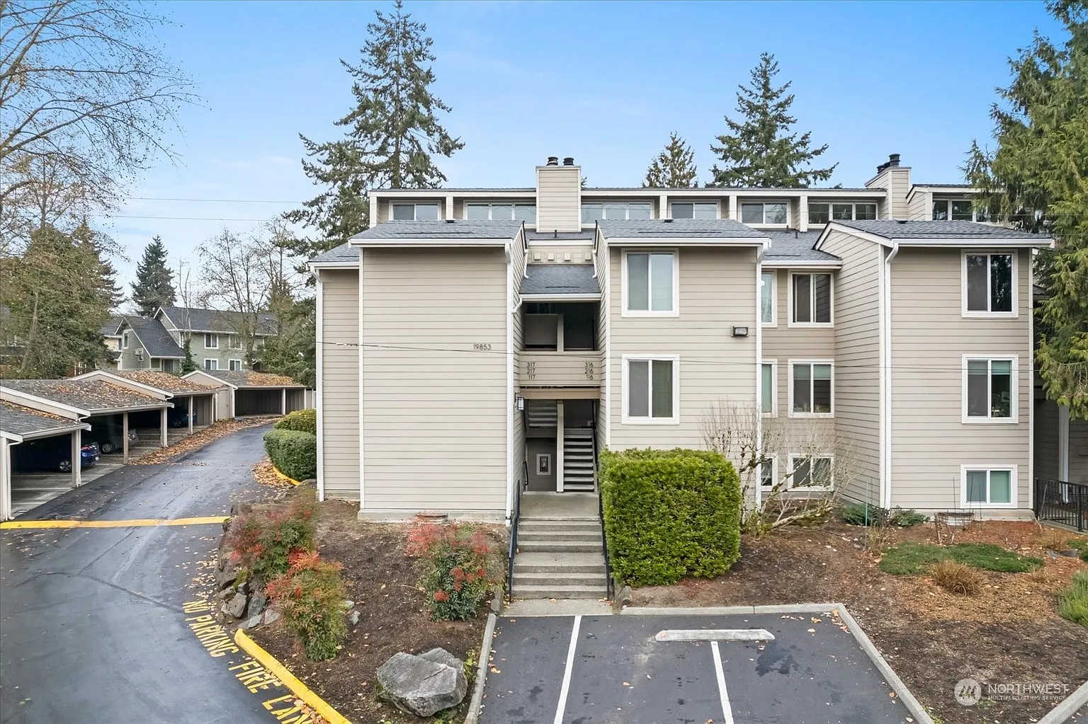 19853 25th Avenue NE #217 photo 1